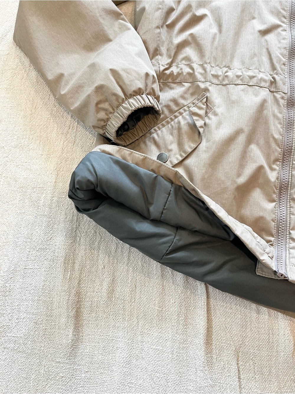 Columbia Lightweight Hooded Puffer Jacket - Picture 5 of 6